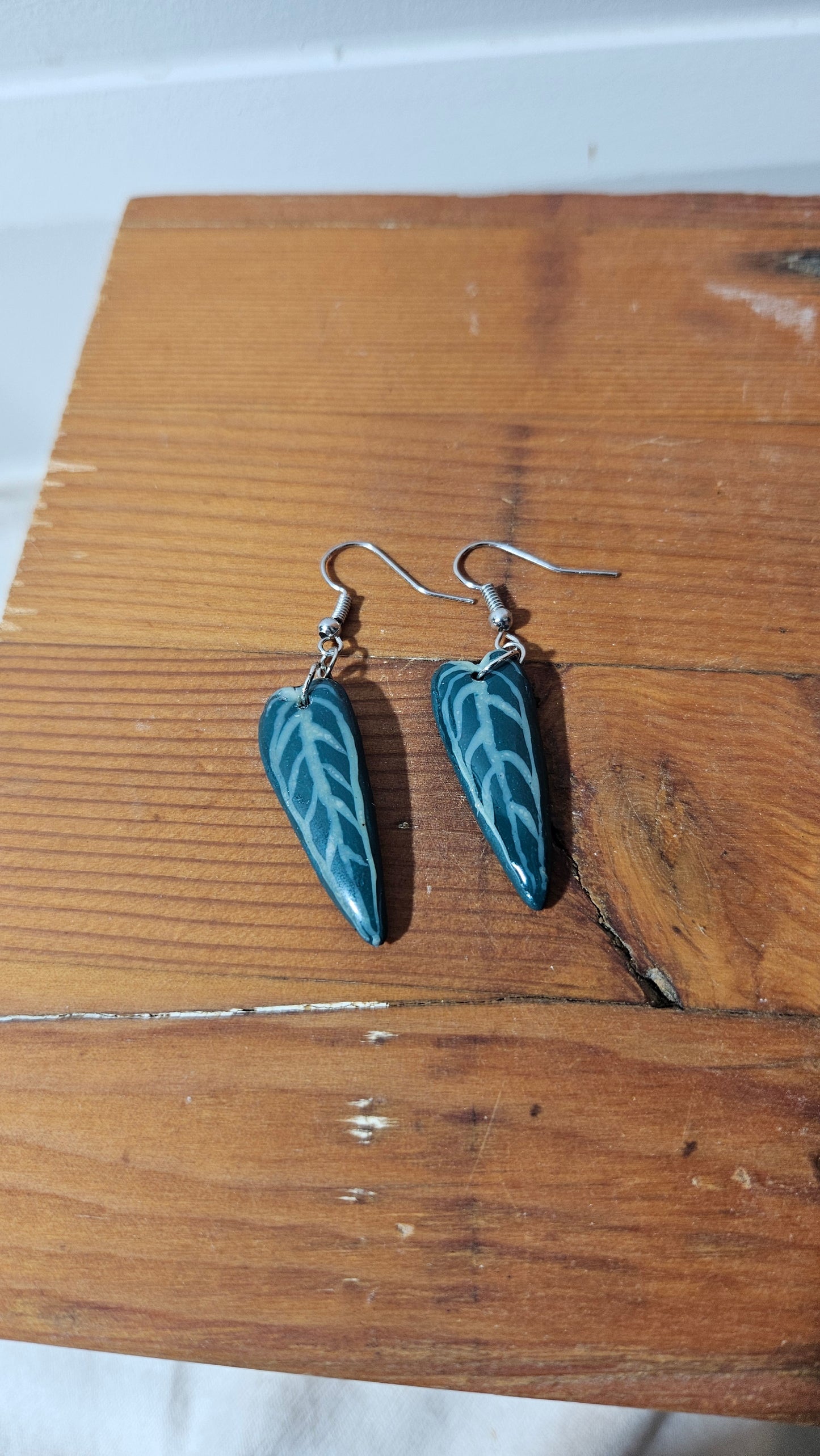 Anthurium Warocquenaum Leaves Earrings