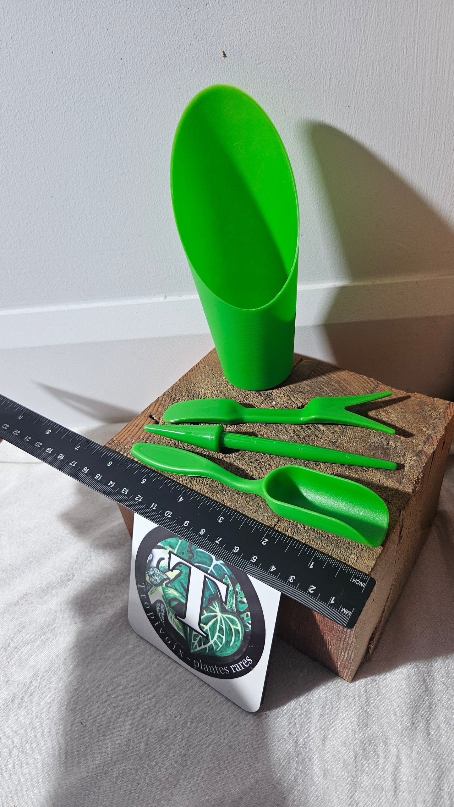 Pelle et outils de rempotage (ensemble).