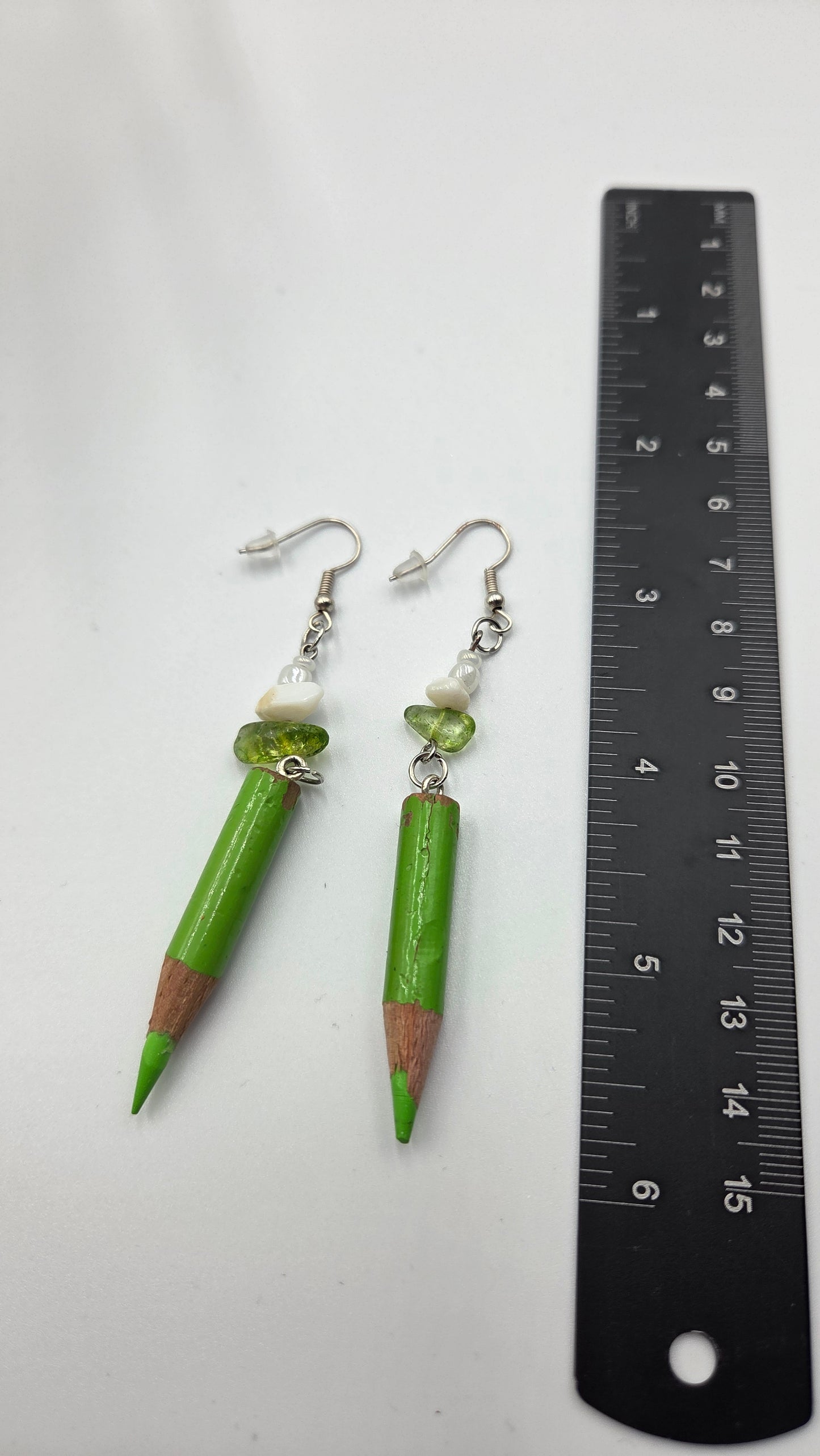 Boucles d'oreilles de perles et pendentifs "crayon vert"
