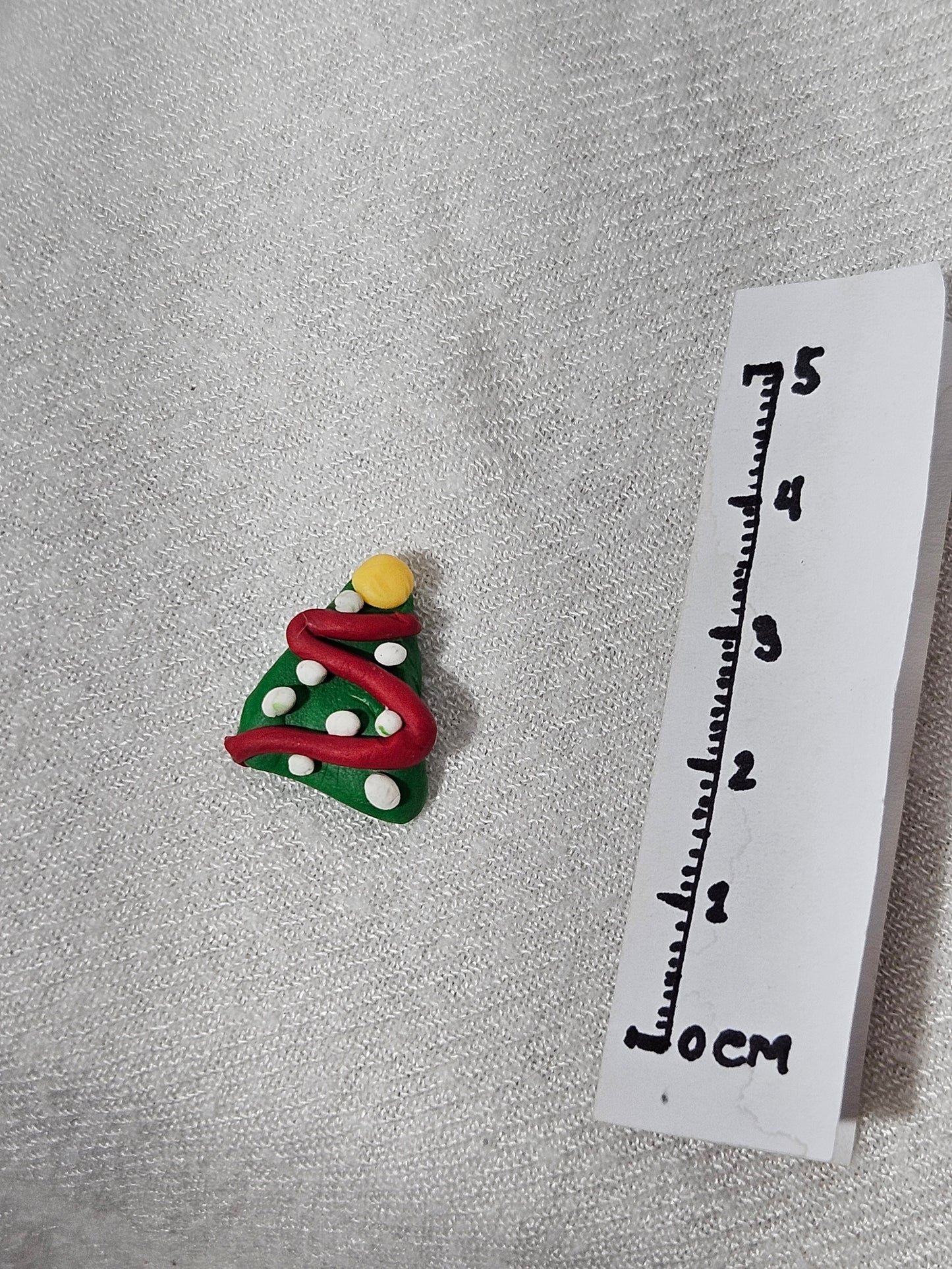 Lapel pin (brooch/pin) in “Christmas tree”