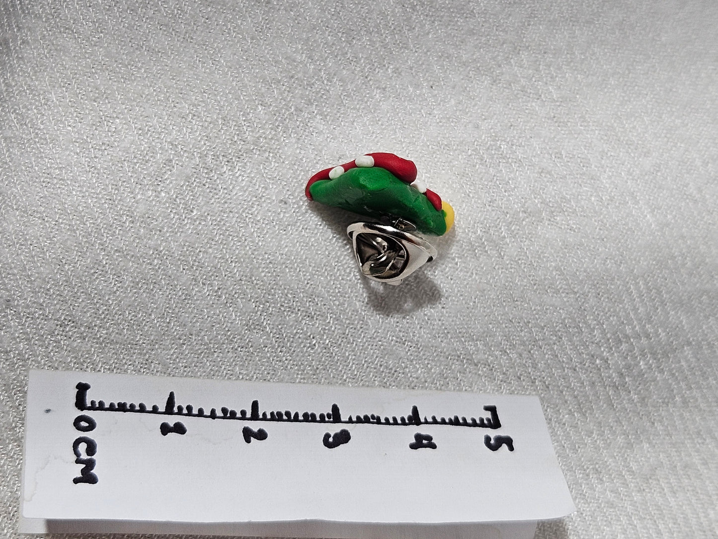 Lapel pin (brooch/pin) in “Christmas tree”