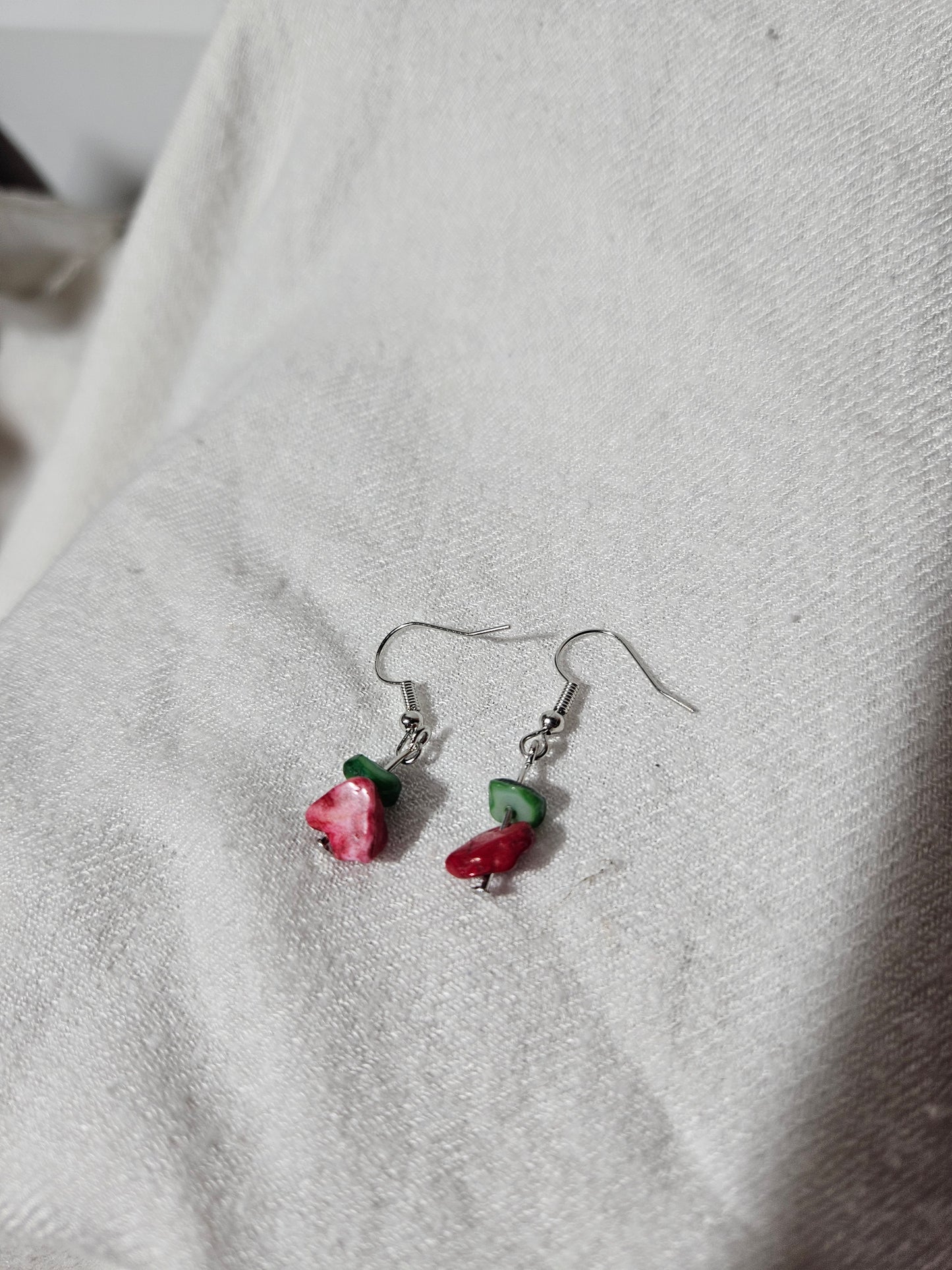 Boucles d'oreilles gemmes rouge et vert