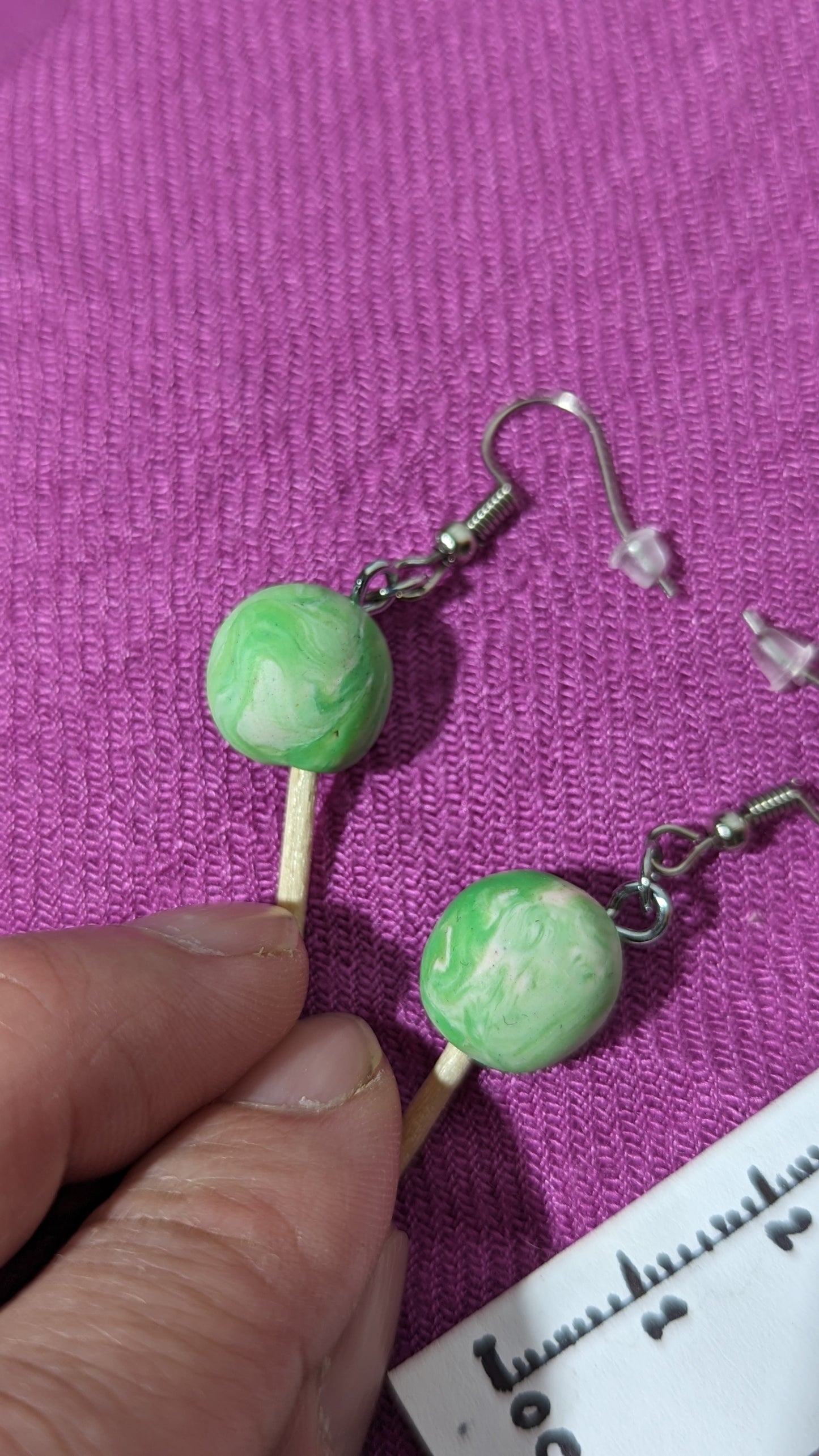 Boucles d'oreilles "Suçon vert"