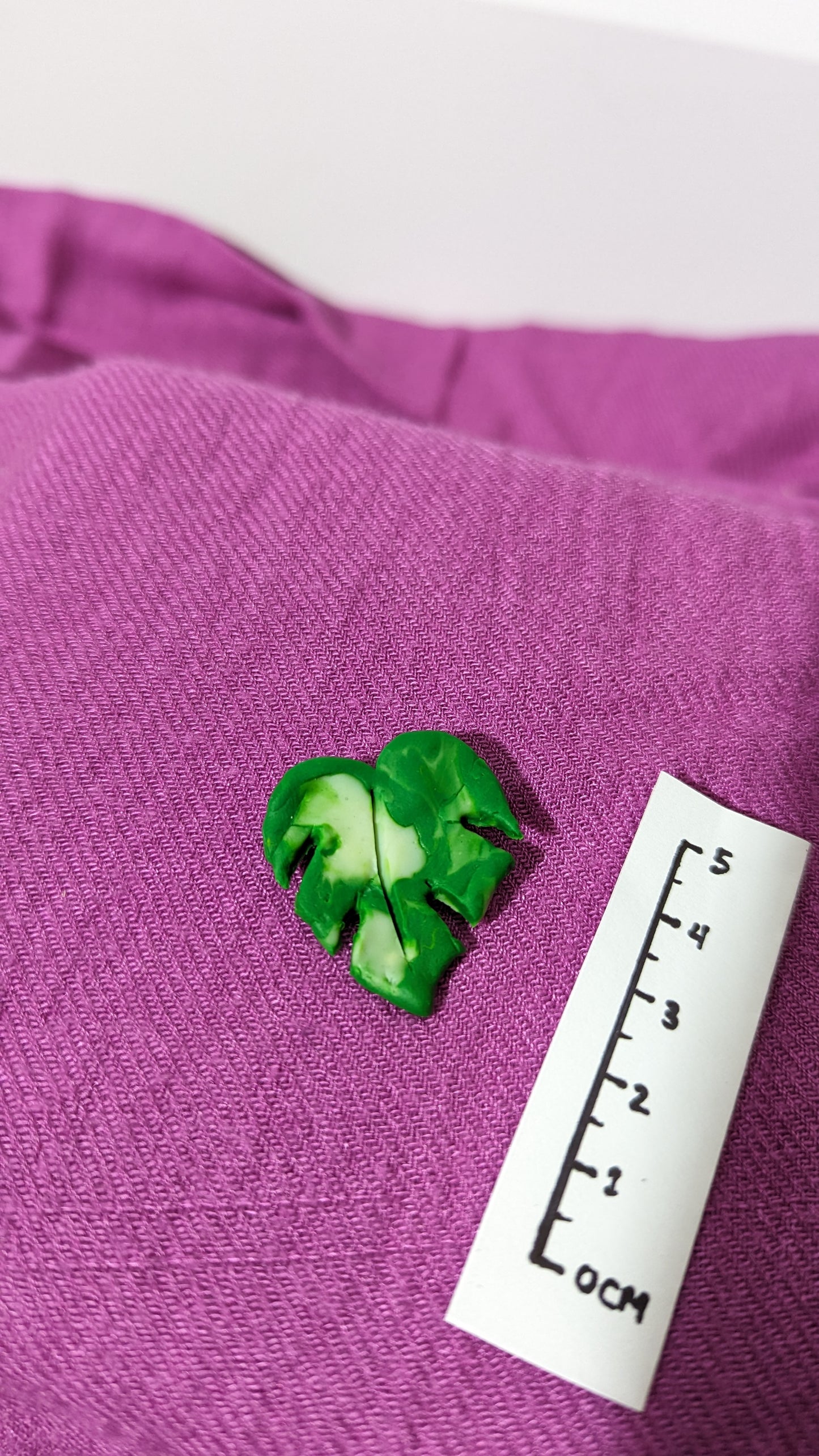 Monstera Albo leaf pin (Brooch/Pin).