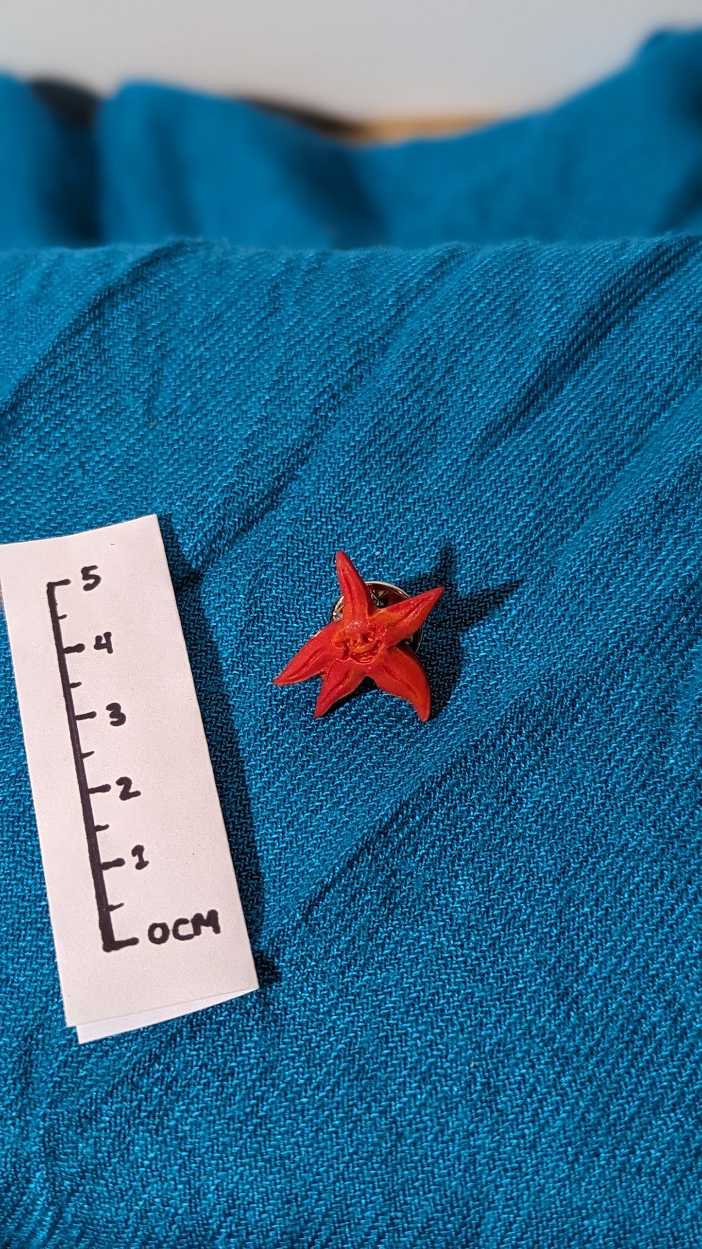 Lapel pin (Brooch/Pin) Red starfish