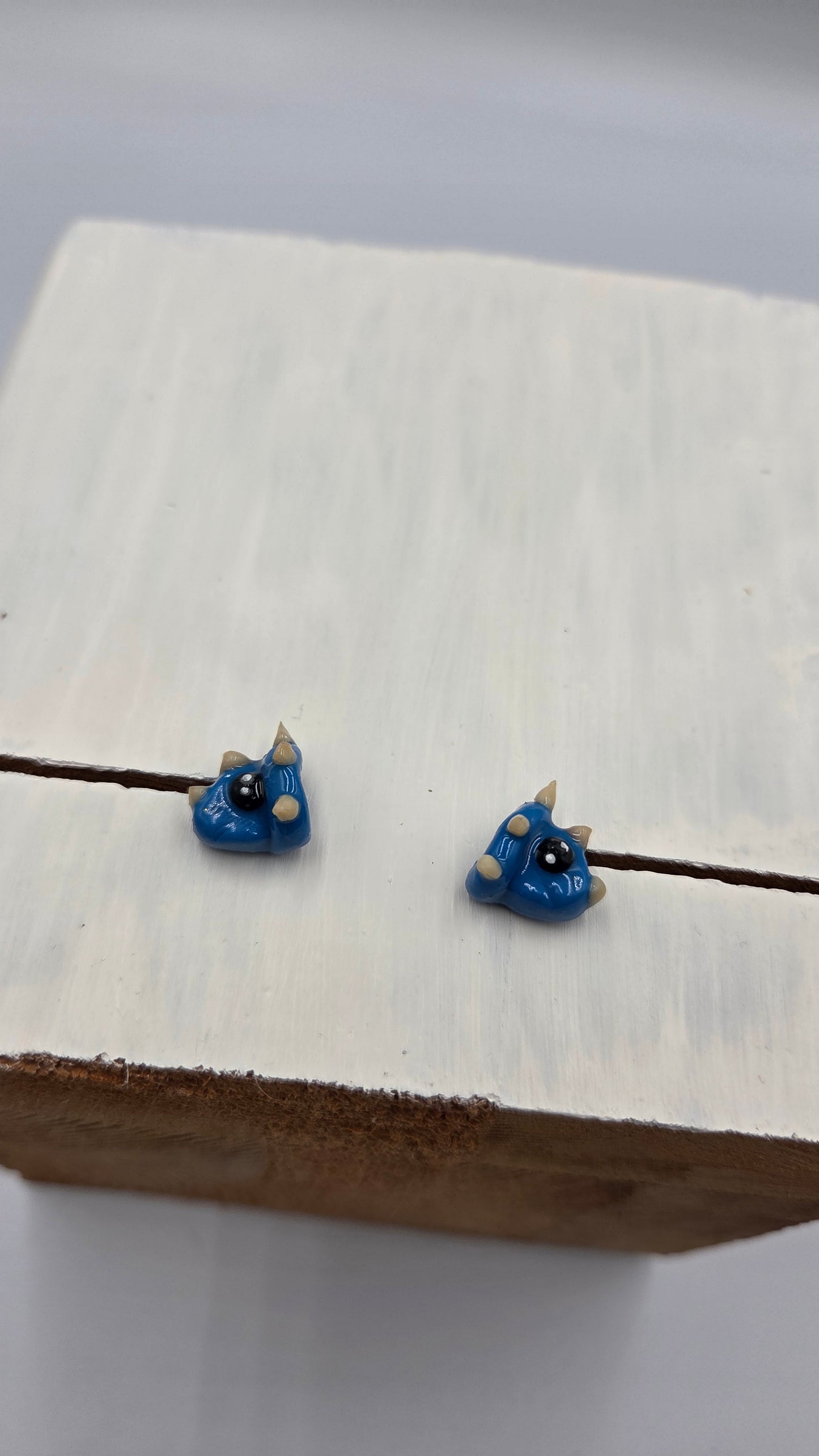 Boucles d'oreilles "Dinosaures/ Tricératops" bleu