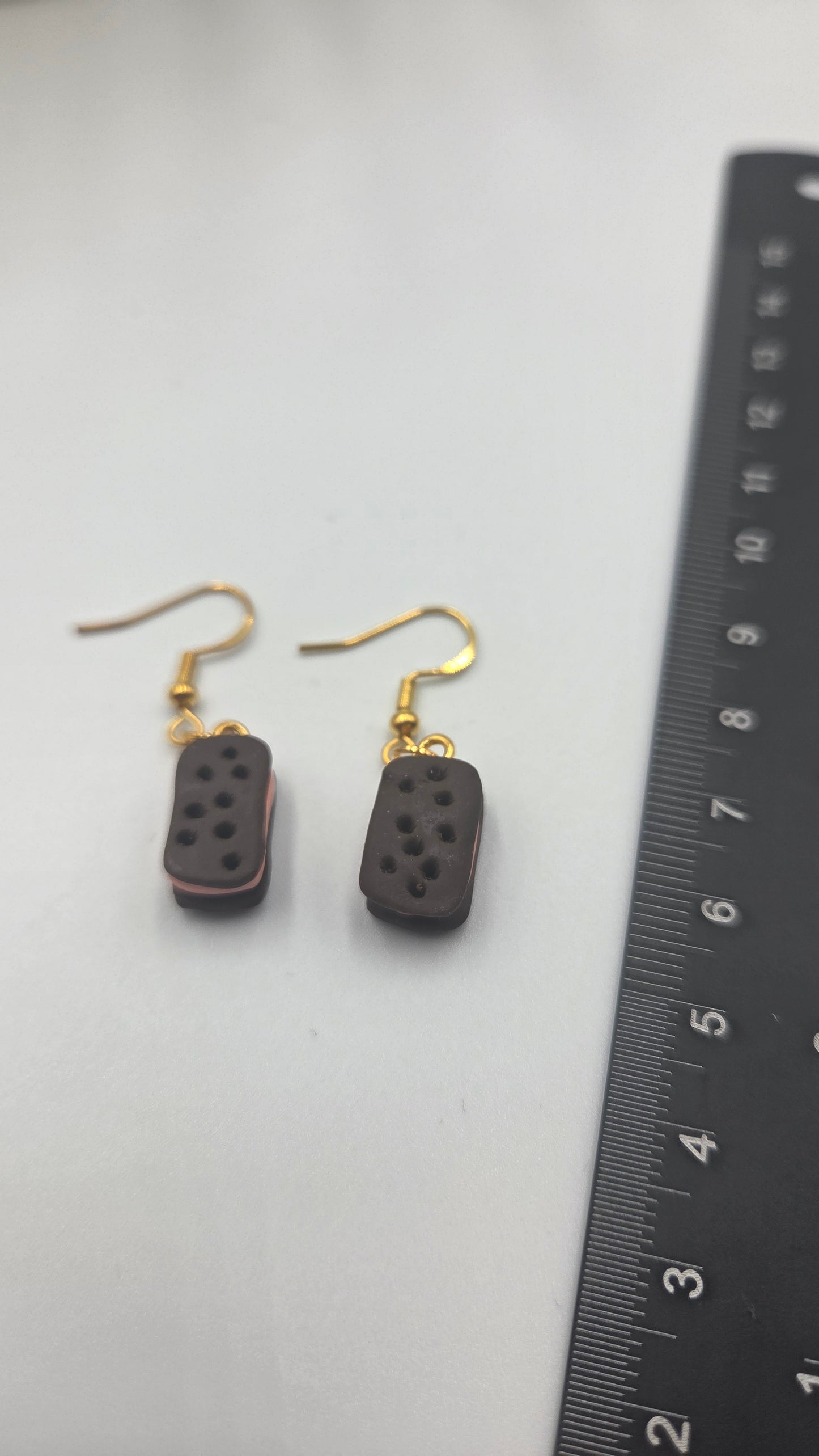 Boucles d'oreilles "Sandwich à la crème glacée à la fraise"