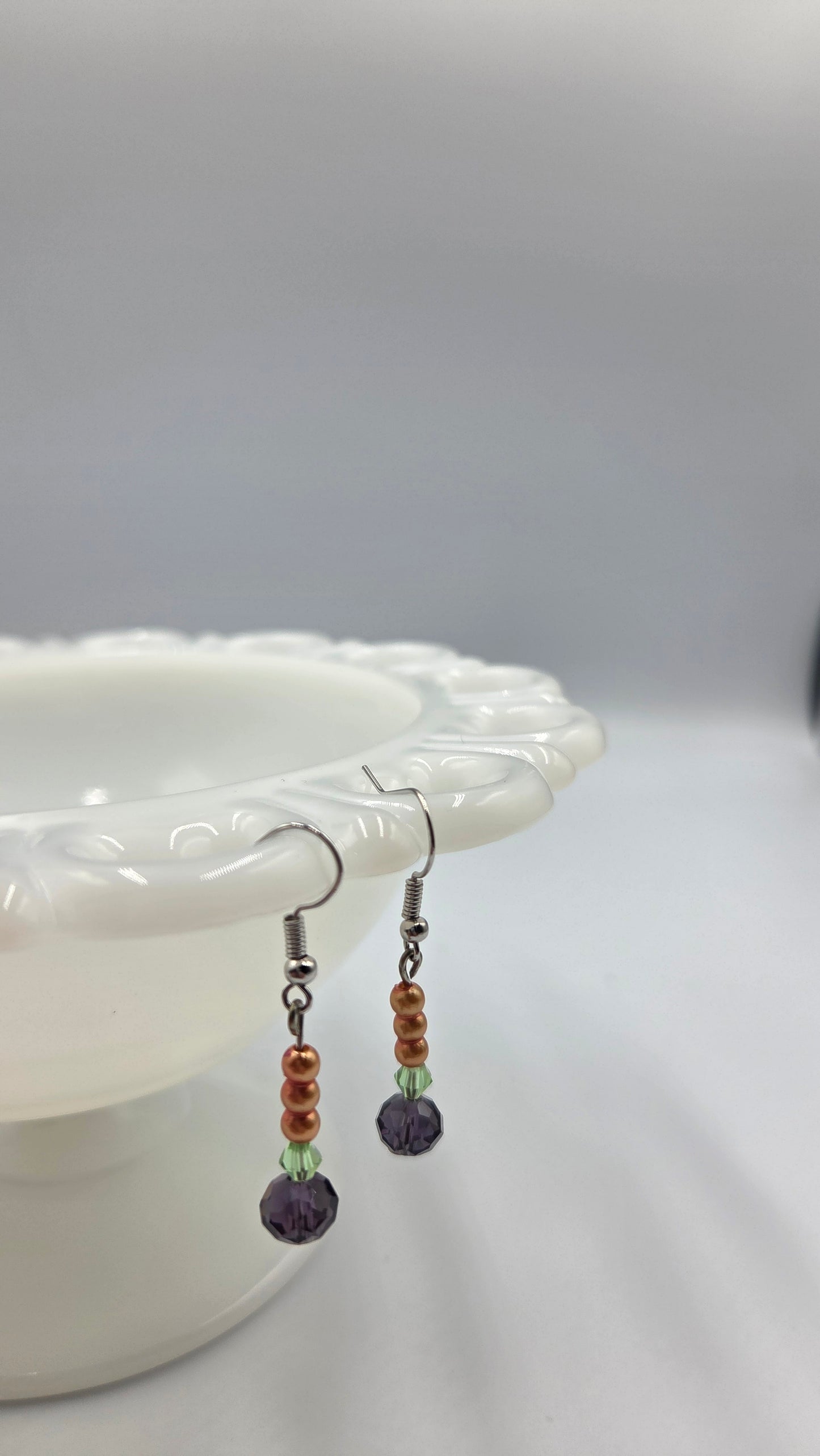Boucles d'oreilles en perles "dorées,vertes et mauves"