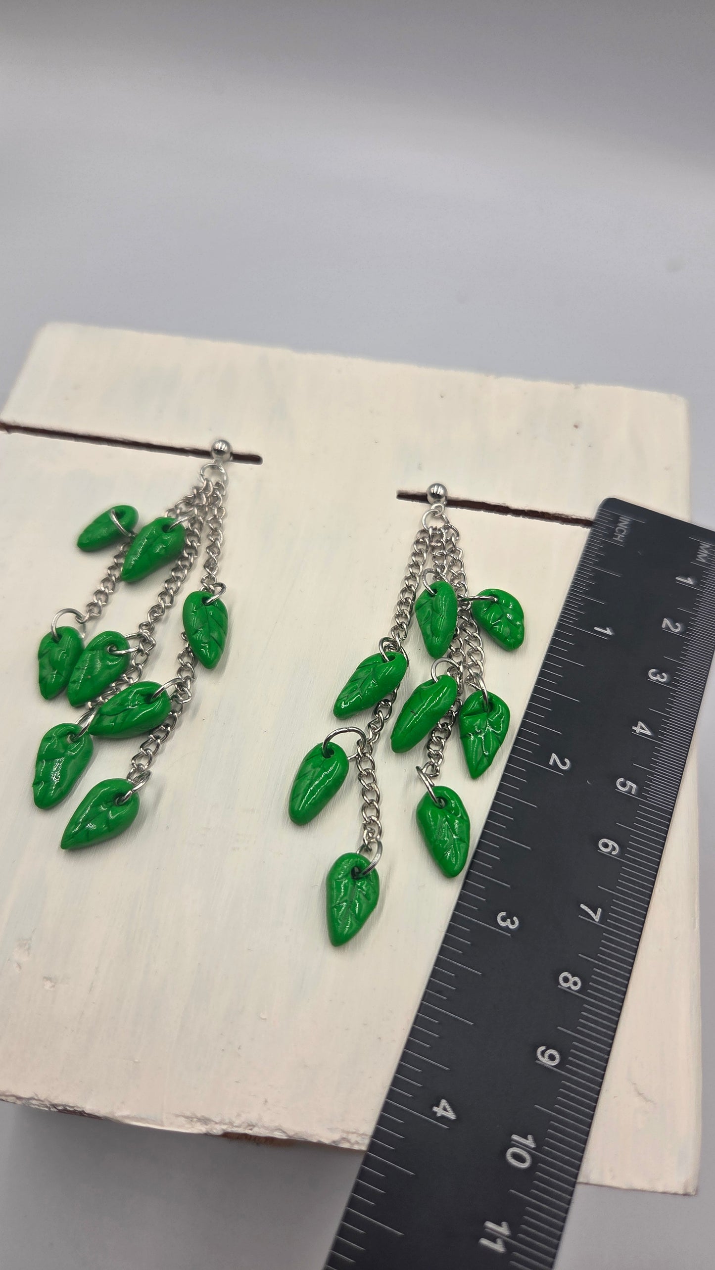 Boucles d'oreilles " Chaînes de Feuilles vert foncé"