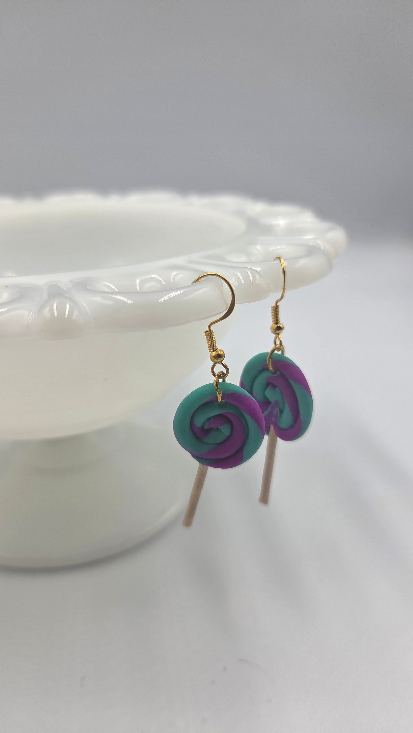 Boucles d'oreilles "Suçette bleu et mauve"