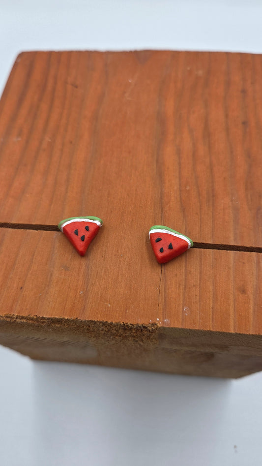 Boucle d'oreille "Melon d'eau" à 3 pépins.