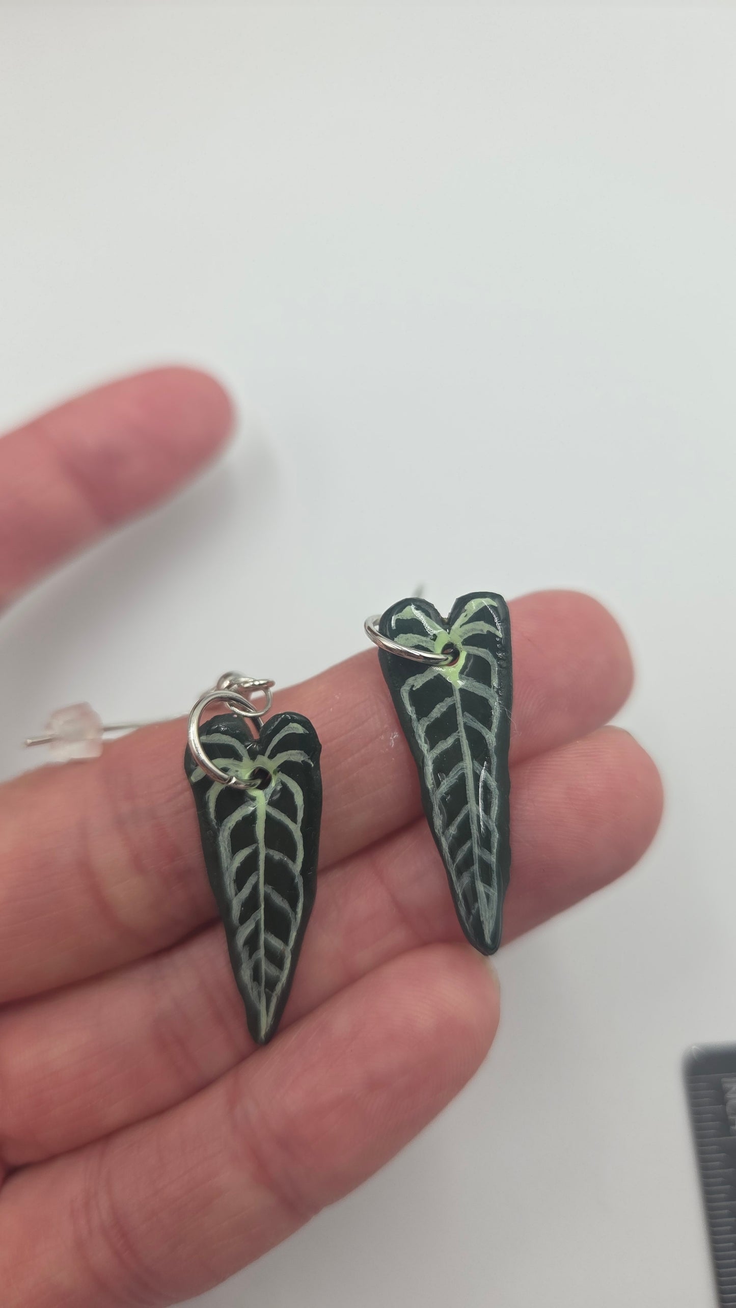 Boucles d'oreilles "Feuilles Anthurium Warocqueanum"