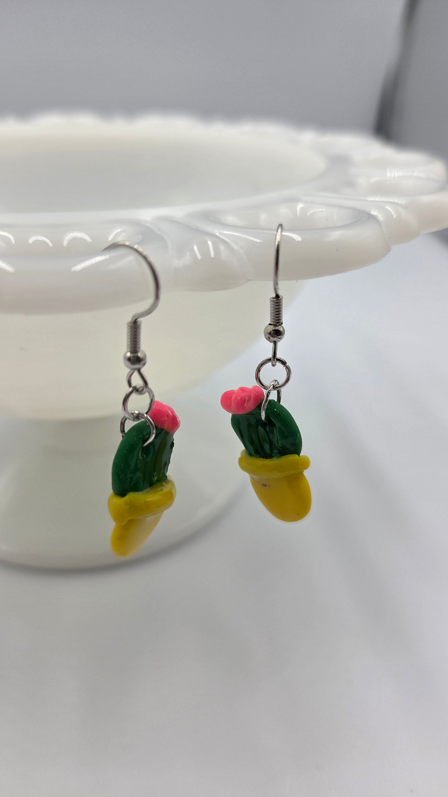 Boucles d'oreilles "cactus en fleur" en pot jaune