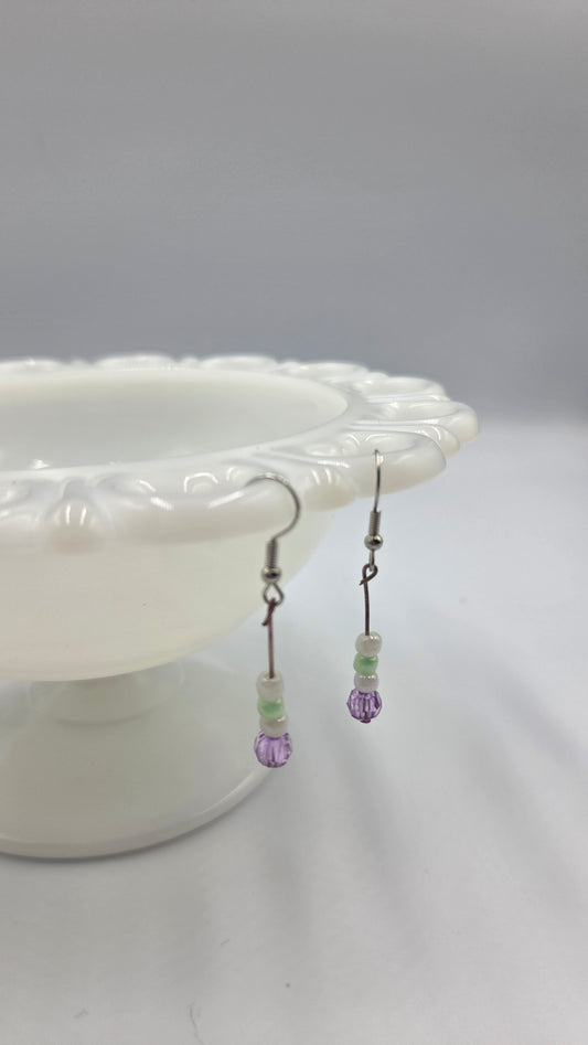 Boucles d'oreilles en perles "blanches,vertes et lilas"